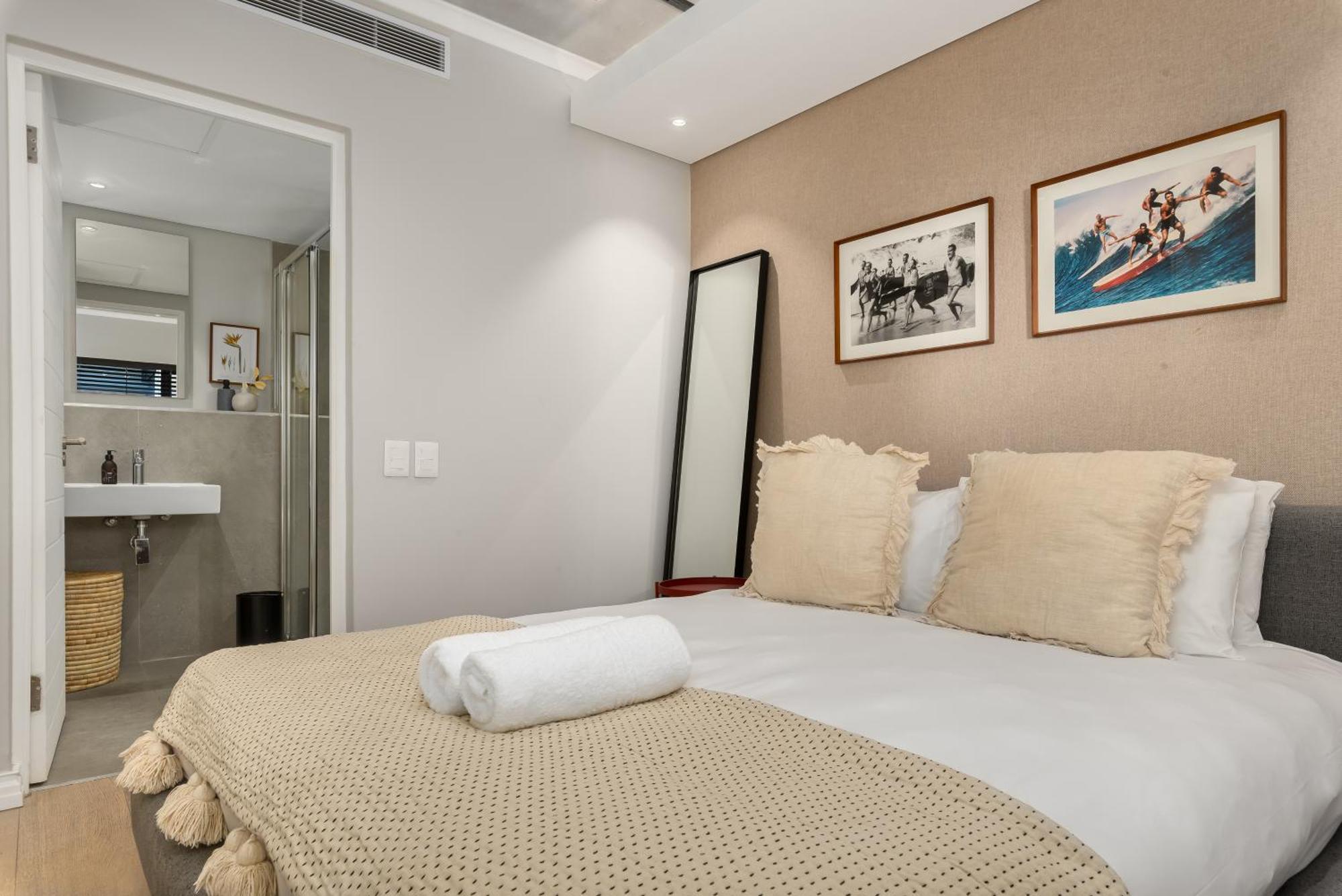 The Docklands Luxury Apartments Cape Town Exterior photo